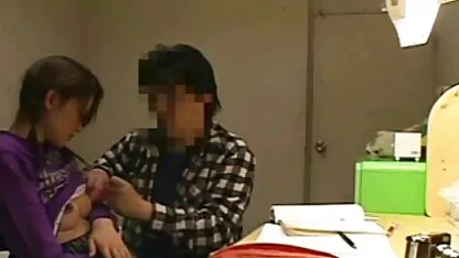 Quan hệ với một cô gái tóc vàng sec loan luon me con