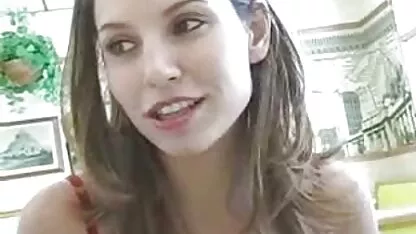 Chơi hấp dẫn gà và làm lỗ pim sec me va con với