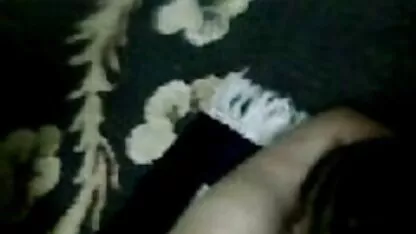 Nhẹ nhàng thủ dâm với sec loan luan me va con trai nhau