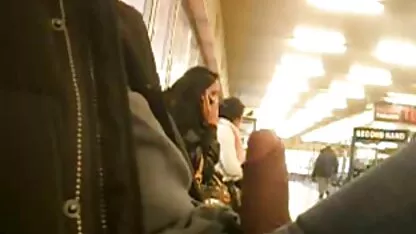 Sau khi minchik bạn gái trẻ làm ra trong phim sec loan luan me ke âm đạo