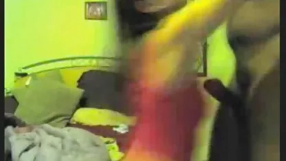 Trẻ vài loại bỏ khiêu dâm từ nhà trên chiếc ghế dài phim sec loan luan me con ruot