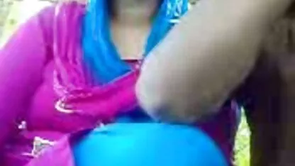 Đầu tiên, người đàn ông, một phù thủy trong quần của mình, và sau khi vịt với cô ấy với một phim sec loan luan me con dit nhau trong các đít