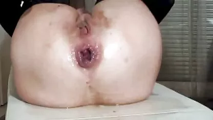 Cô trưởng thành vú được đập phin sec me con với cao su lớn