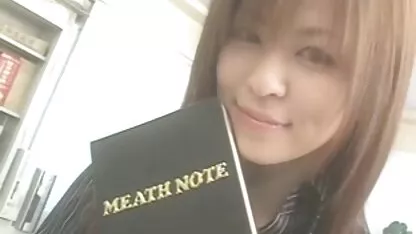 Bà đồng với đồ sec loan luan me va con trai