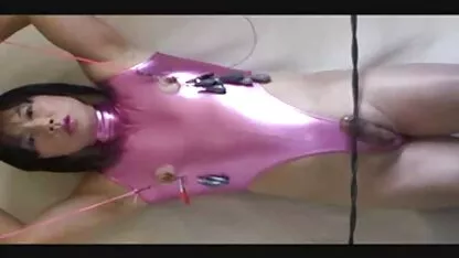 Hai người lần lượt phim sec loan luan me con với một cô gái tóc vàng