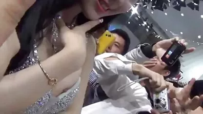 Đẹp nhảy vào một xem phim sec me va con trai gã lớn