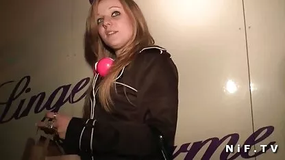 Liếm bạn gái sec loan luon me con trẻ lớn