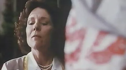 Nga nhận phim sec me va con trai với cô gái trẻ tóc vàng