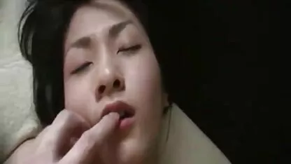 Khỏe mạnh, da đen, người đàn ông đặt phụ nữ da phim sec con dit me trắng trong đít