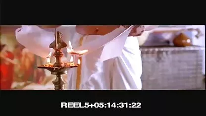 Vẻ đẹp nga mát-xa trong âm phim sec loan luan me con ruot đạo