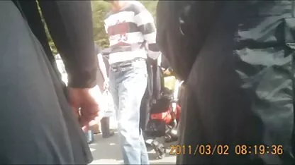 Đẹp nga pim sec me con được med với một cô gái trên giường trắng