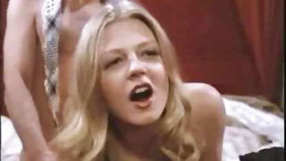 Cô gái người phim sec hai me con nga trong hậu môn mình